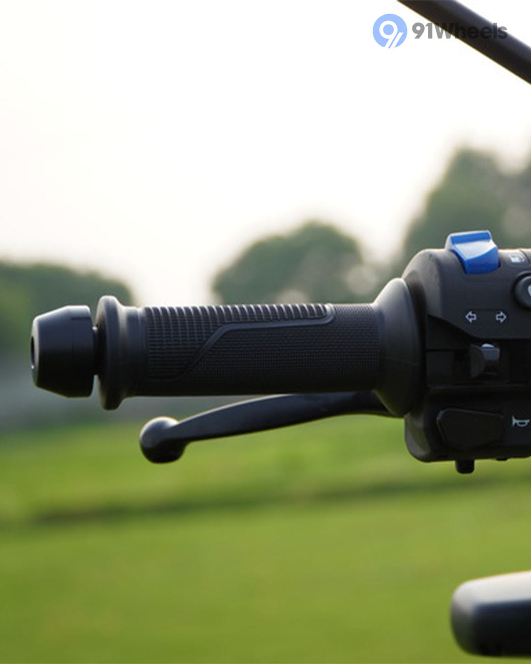 Handlebar & Console Area - 3