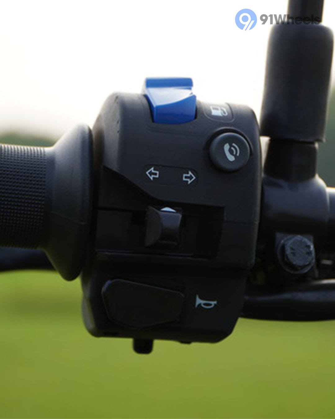 Handlebar & Console Area - 11