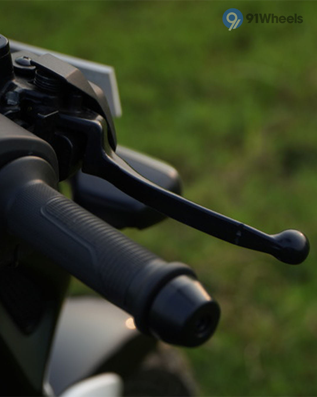 Handlebar & Console Area - 13