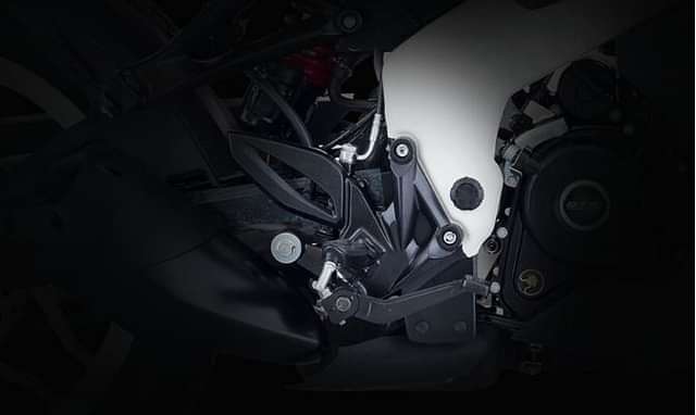 Bajaj Pulsar RS200 BS6 Gear lever image