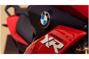 BMW S 1000 XR bike image