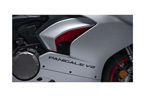 Ducati Panigale V2 bike image