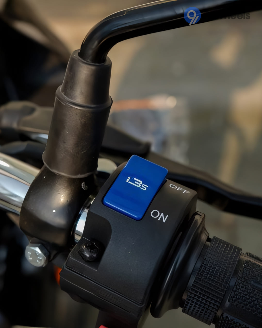 Handlebar & Console Area - 9