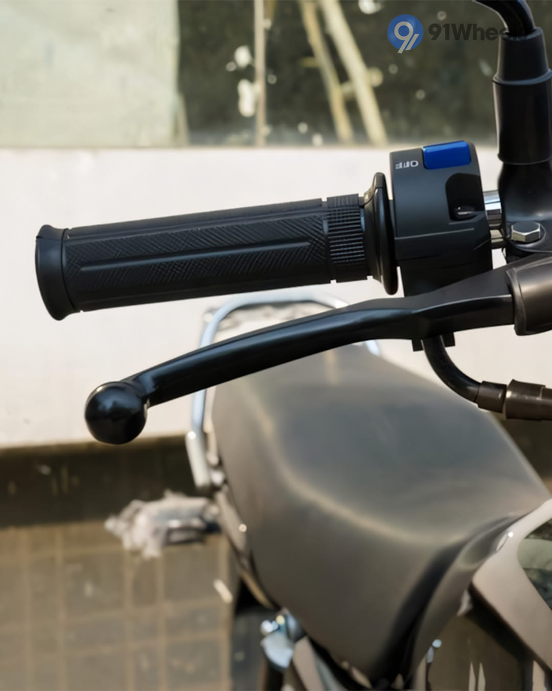 Handlebar & Console Area - 15