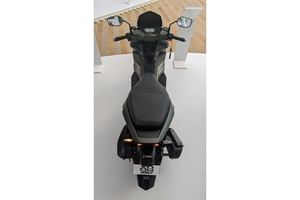 Hero Xoom 160 scooter image