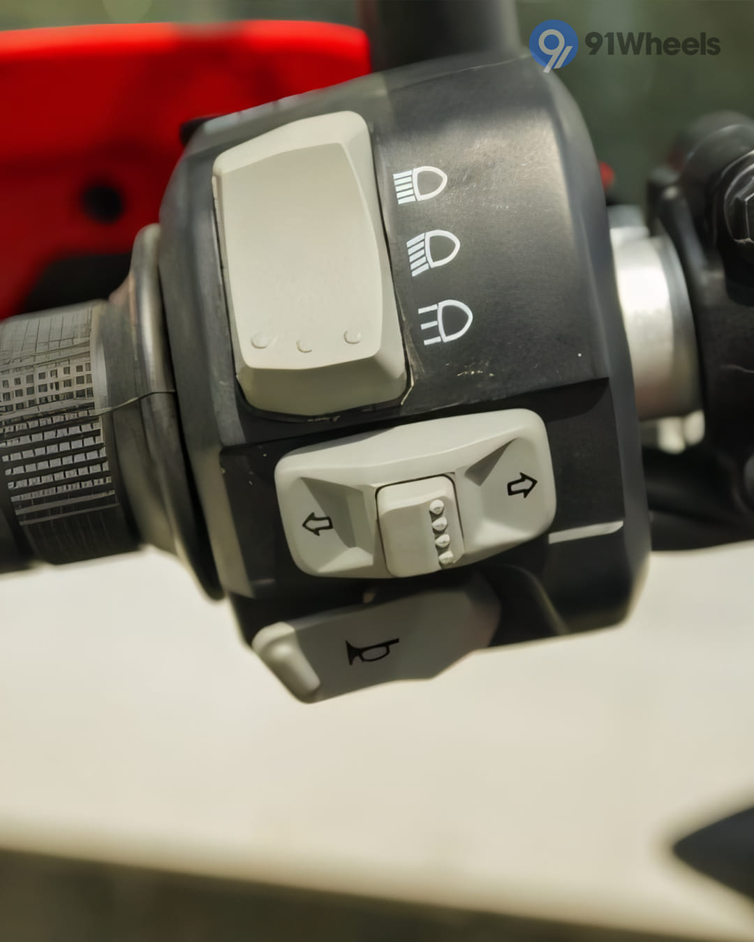 Handlebar & Console Area - 3