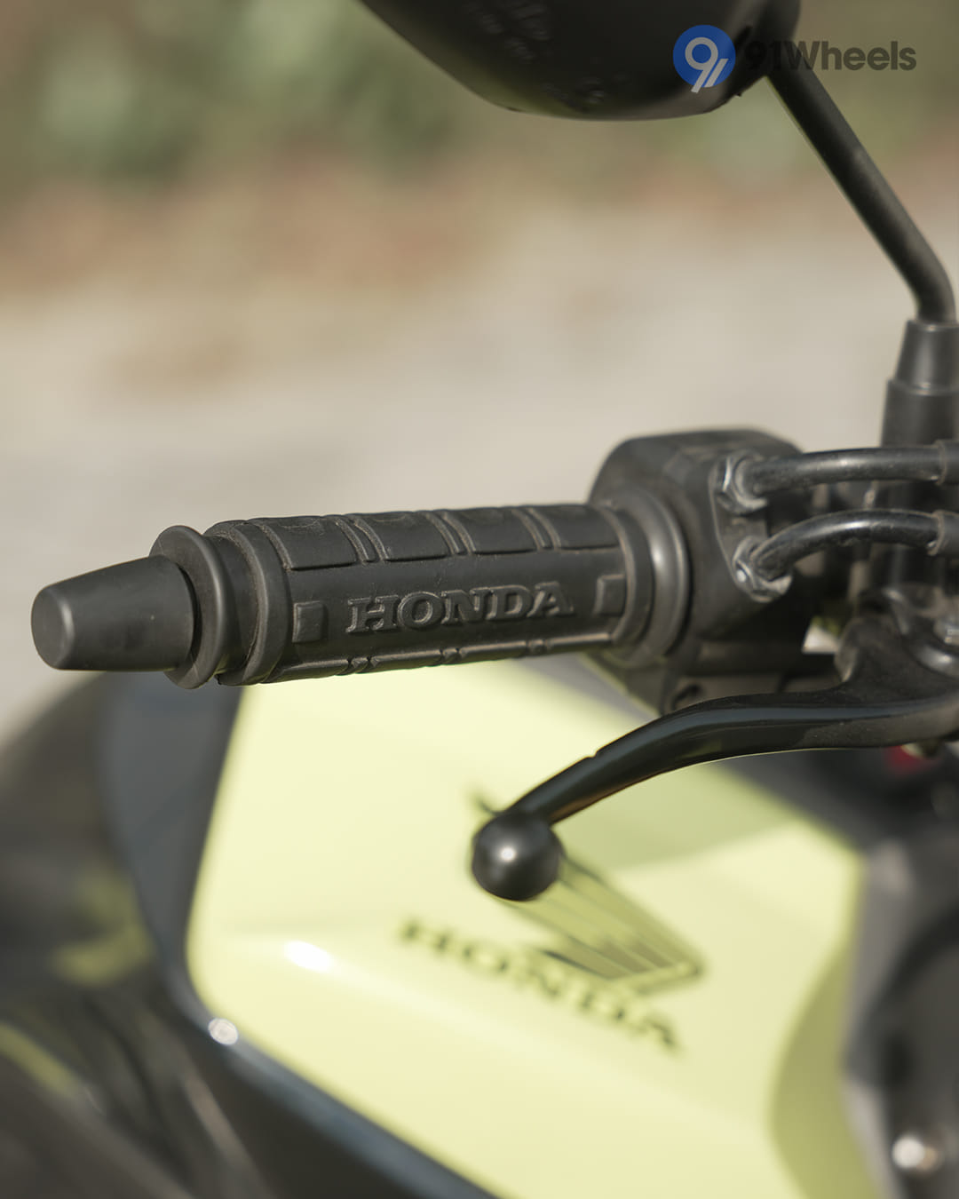 Handlebar & Console Area - 10