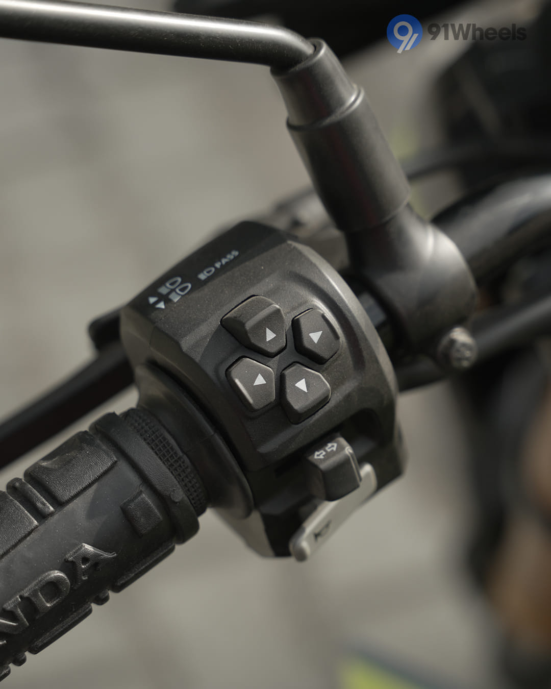 Handlebar & Console Area - 5