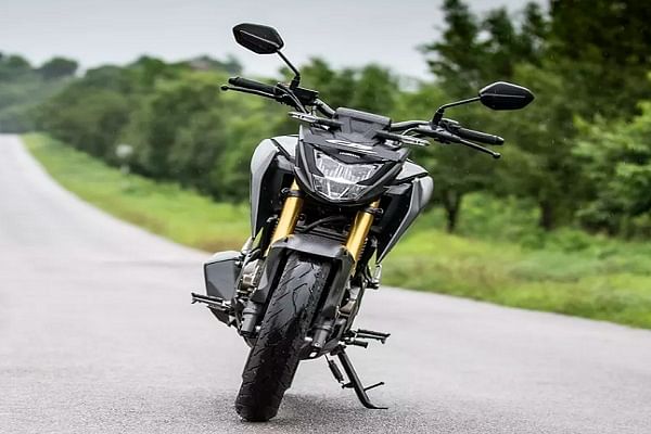 Honda CB300F  Front Profile image