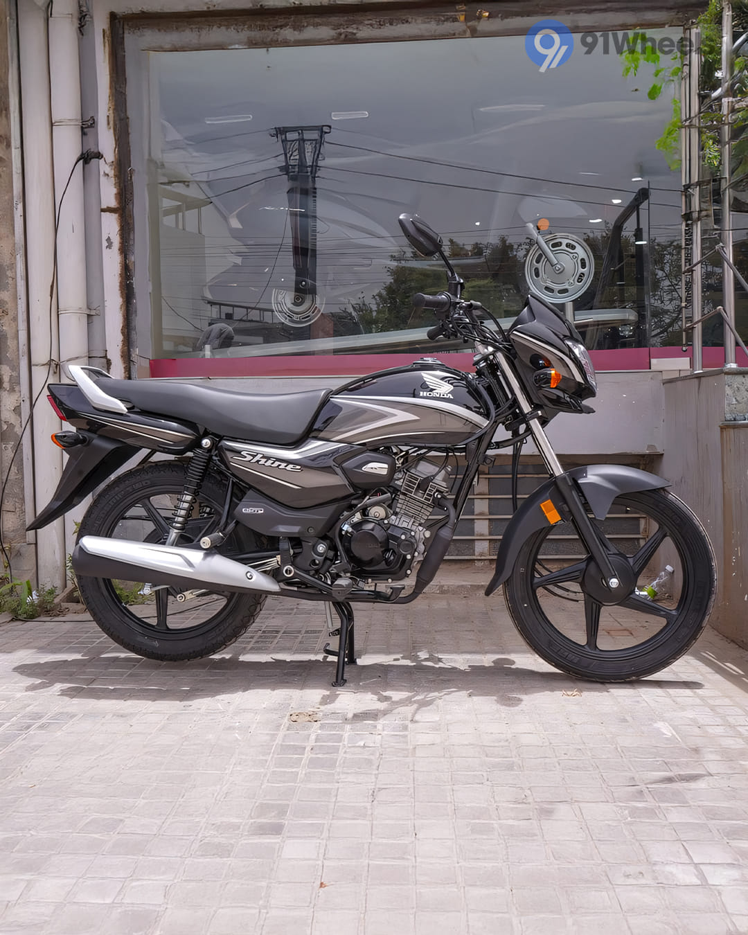 360° View Shots - 15 360° View Shots - 15