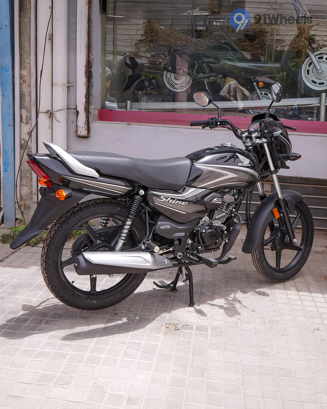 360° View Shots - 14 360° View Shots - 14