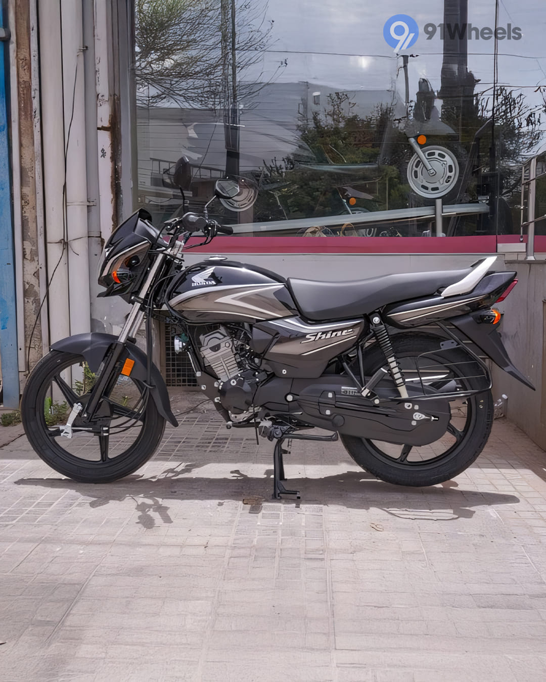 360° View Shots - 12 360° View Shots - 12