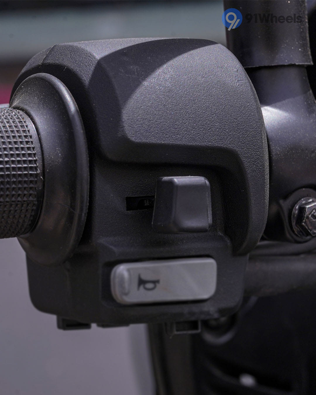 Handlebar & Console Area - 15