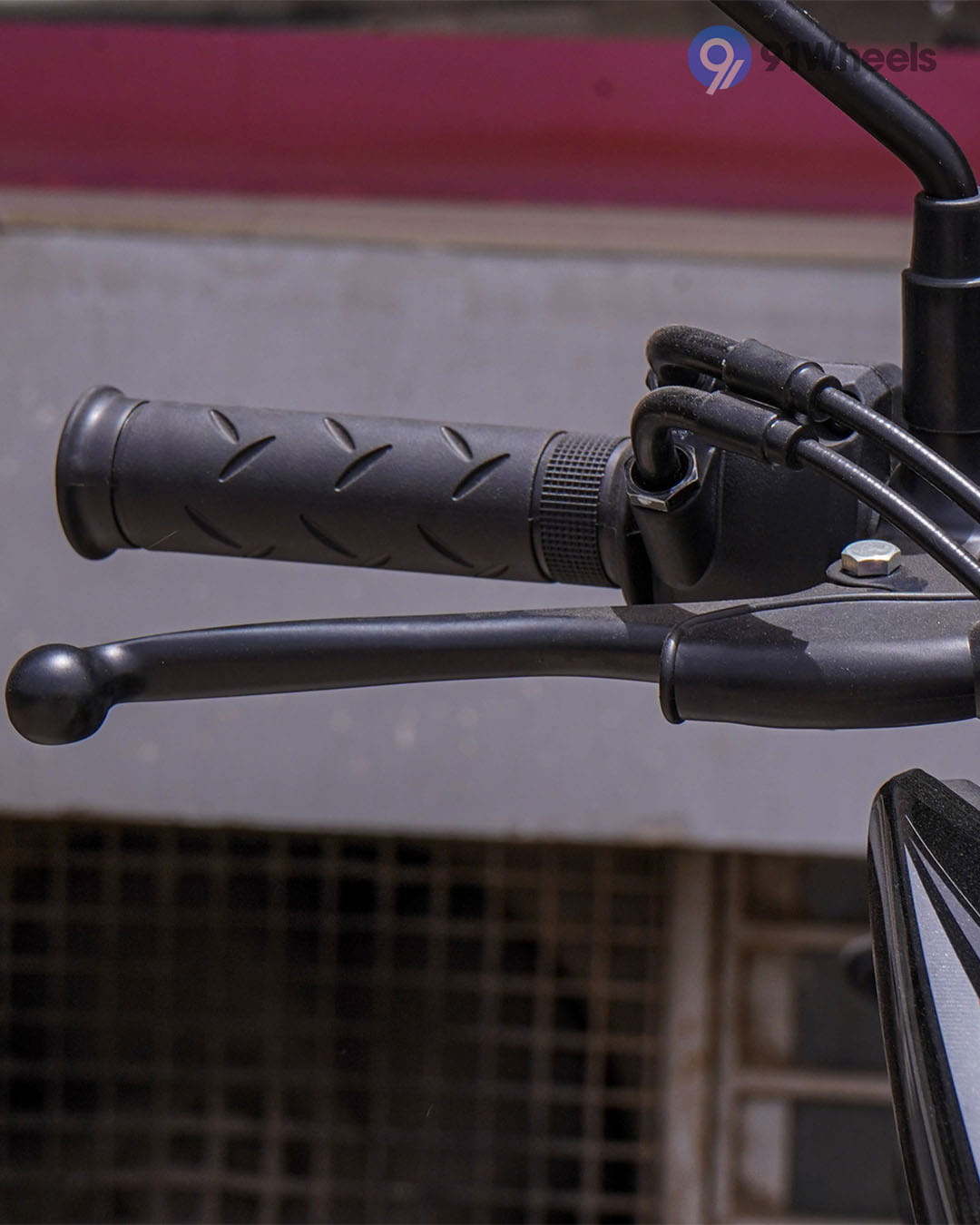 Handlebar & Console Area - 16