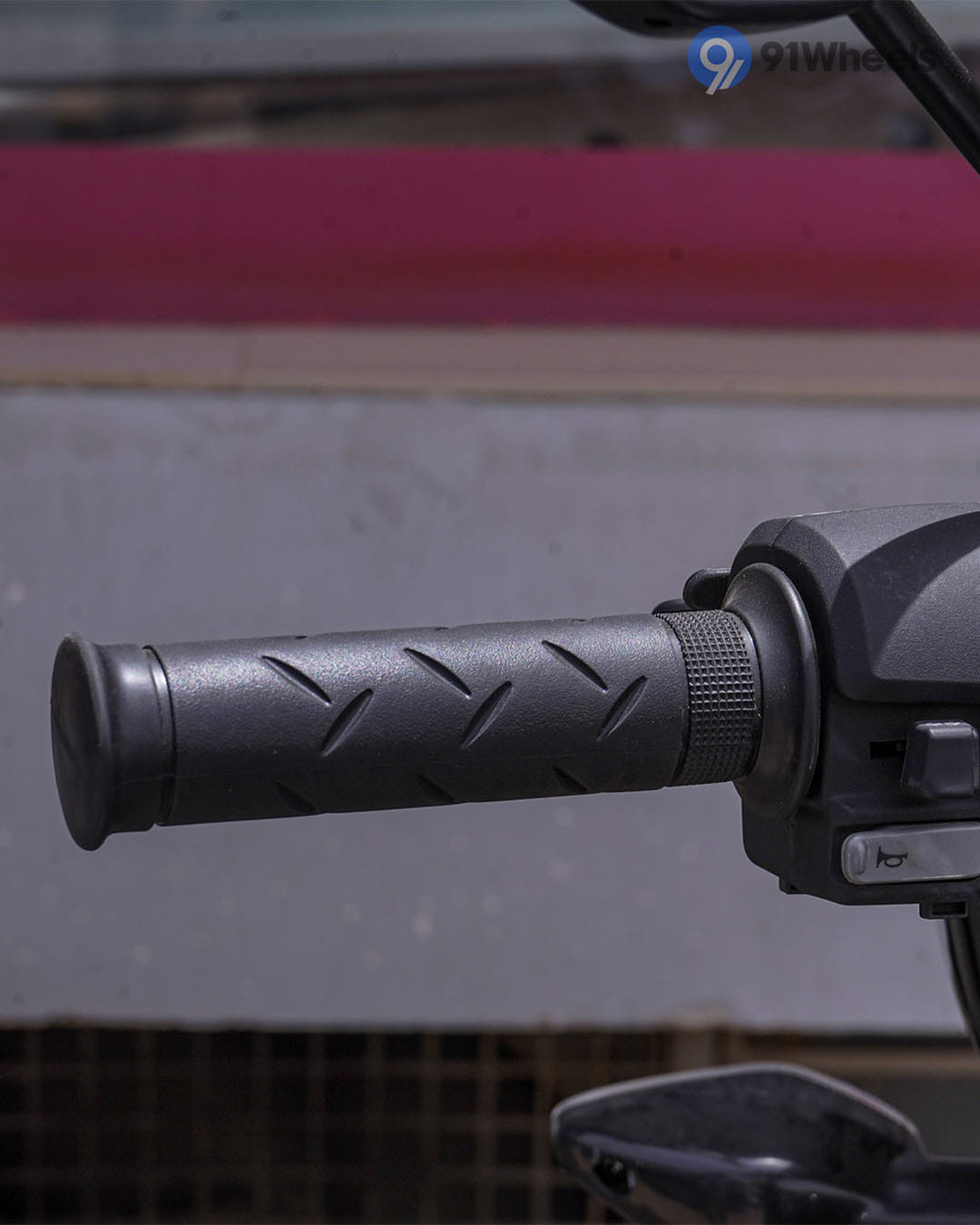 Handlebar & Console Area - 5