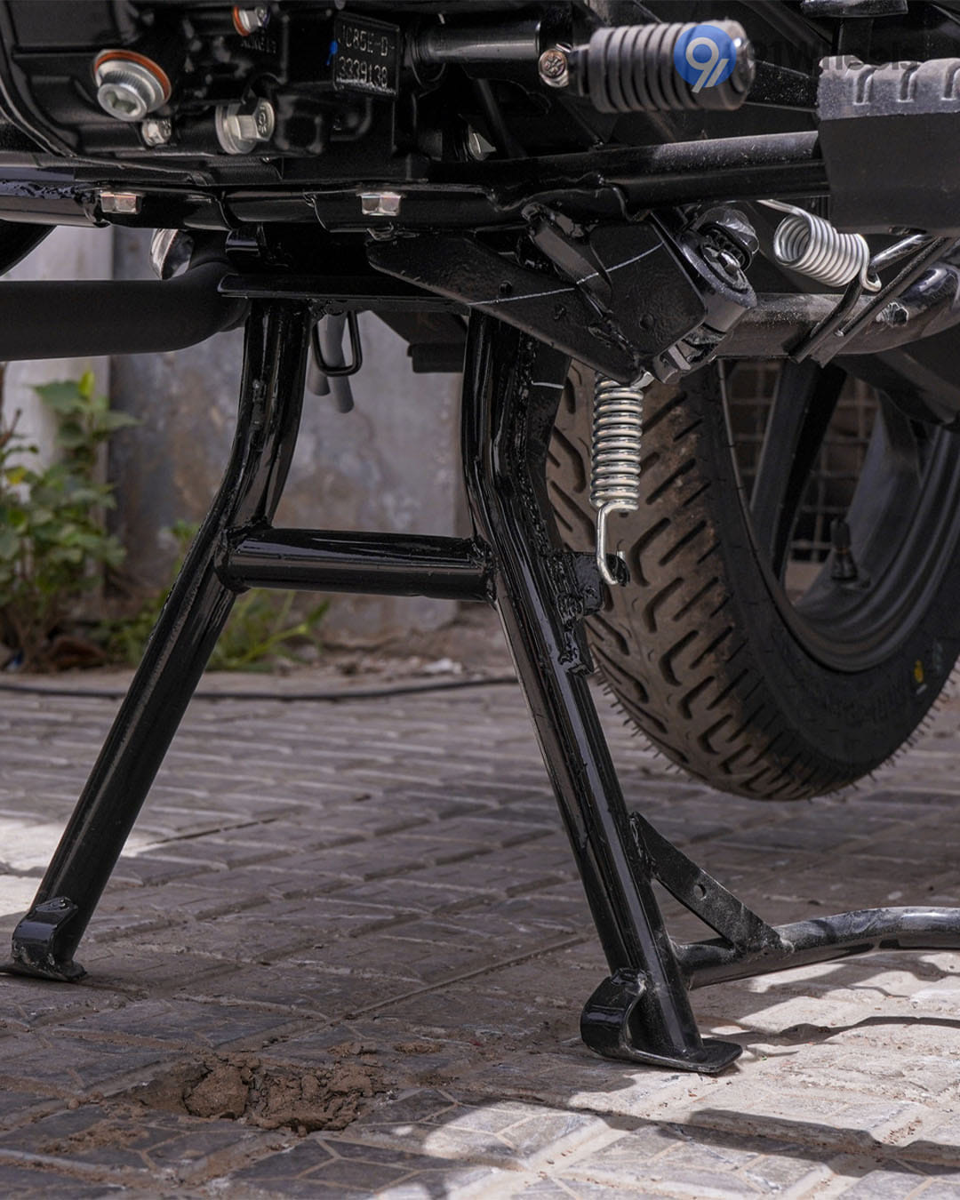 Stands & Utility - 1