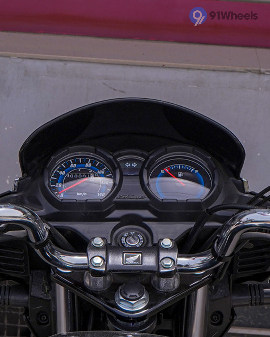 Handlebar & Console Area - 8