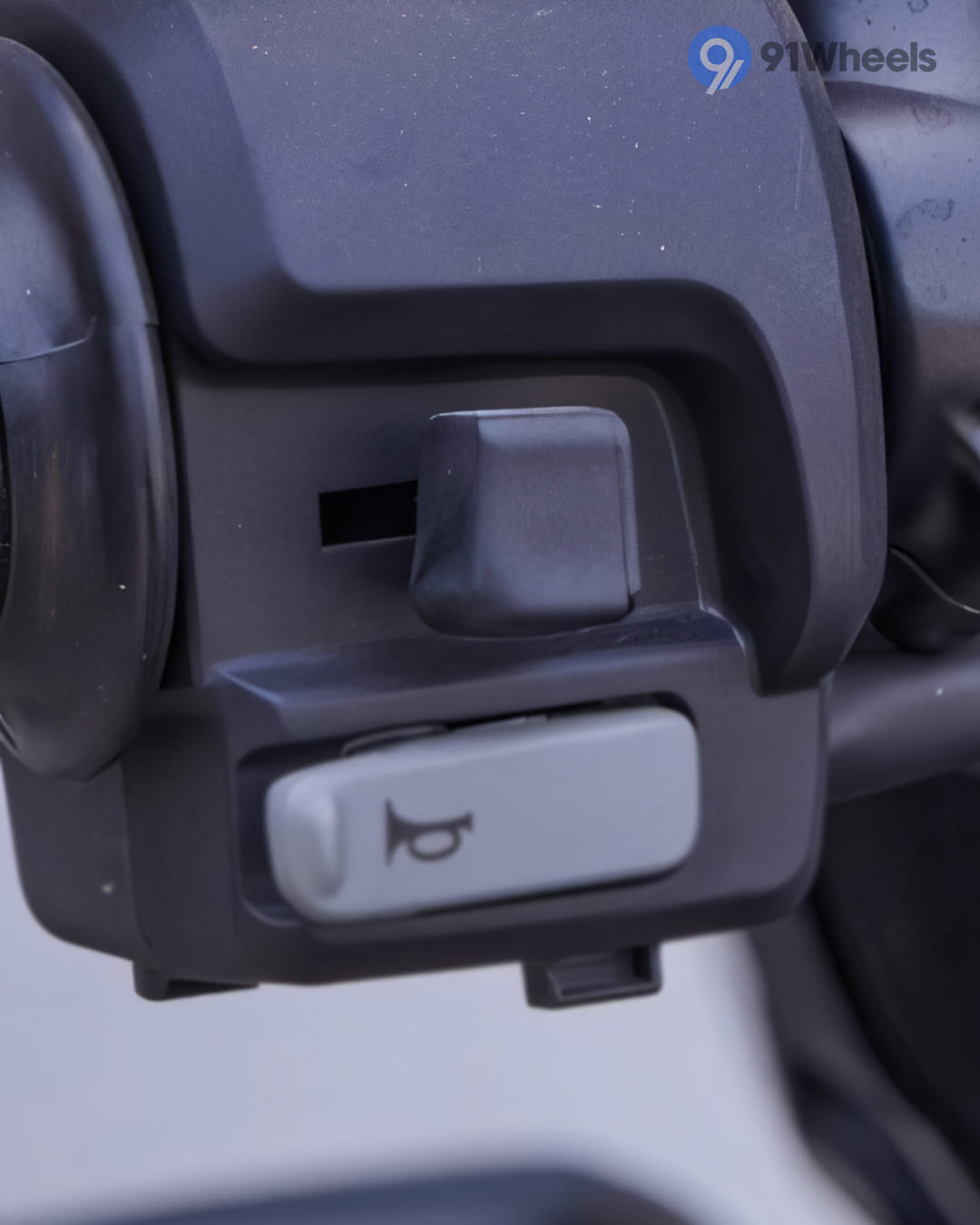 Handlebar & Console Area - 14