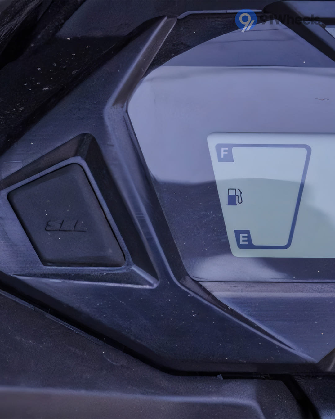 Handlebar & Console Area - 12