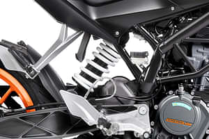 KTM Duke 125 Rear suspension image