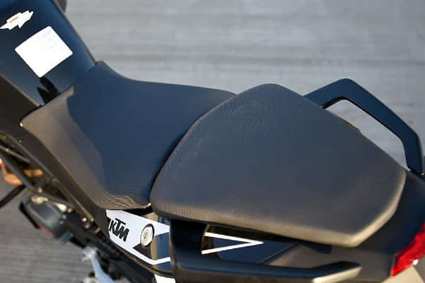 KTM Duke 200 Seat image