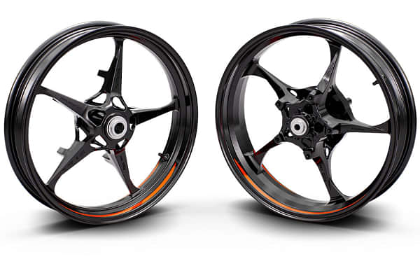 KTM RC 200 Wheels image
