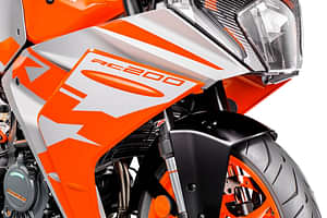 KTM RC 200 Front Side Profile image