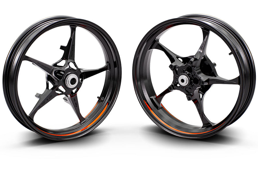 KTM RC 390 Wheels image