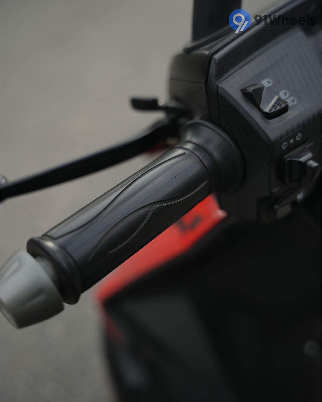 Handlebar & Console Area - 7 Handlebar & Console Area - 7