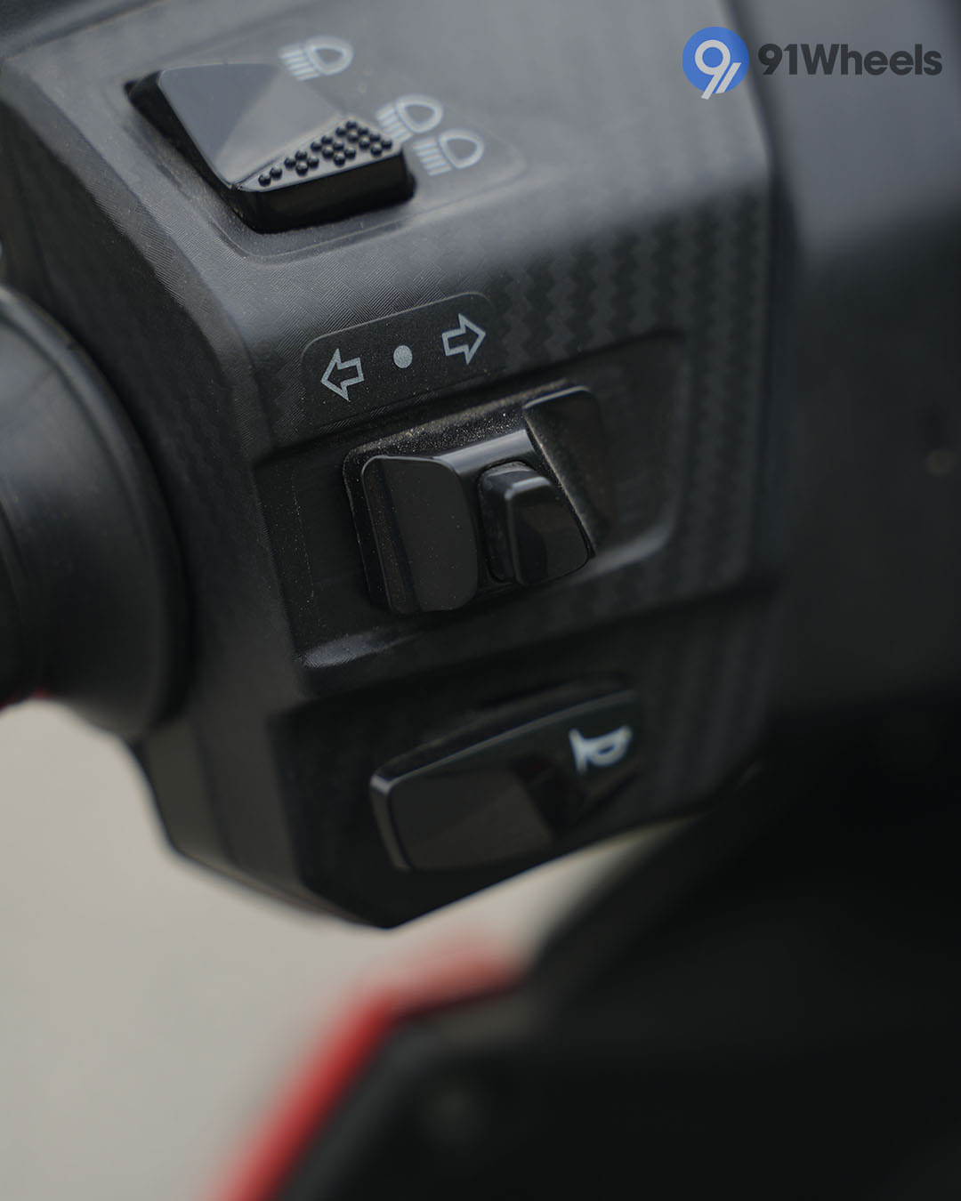 Handlebar & Console Area - 2 Handlebar & Console Area - 2