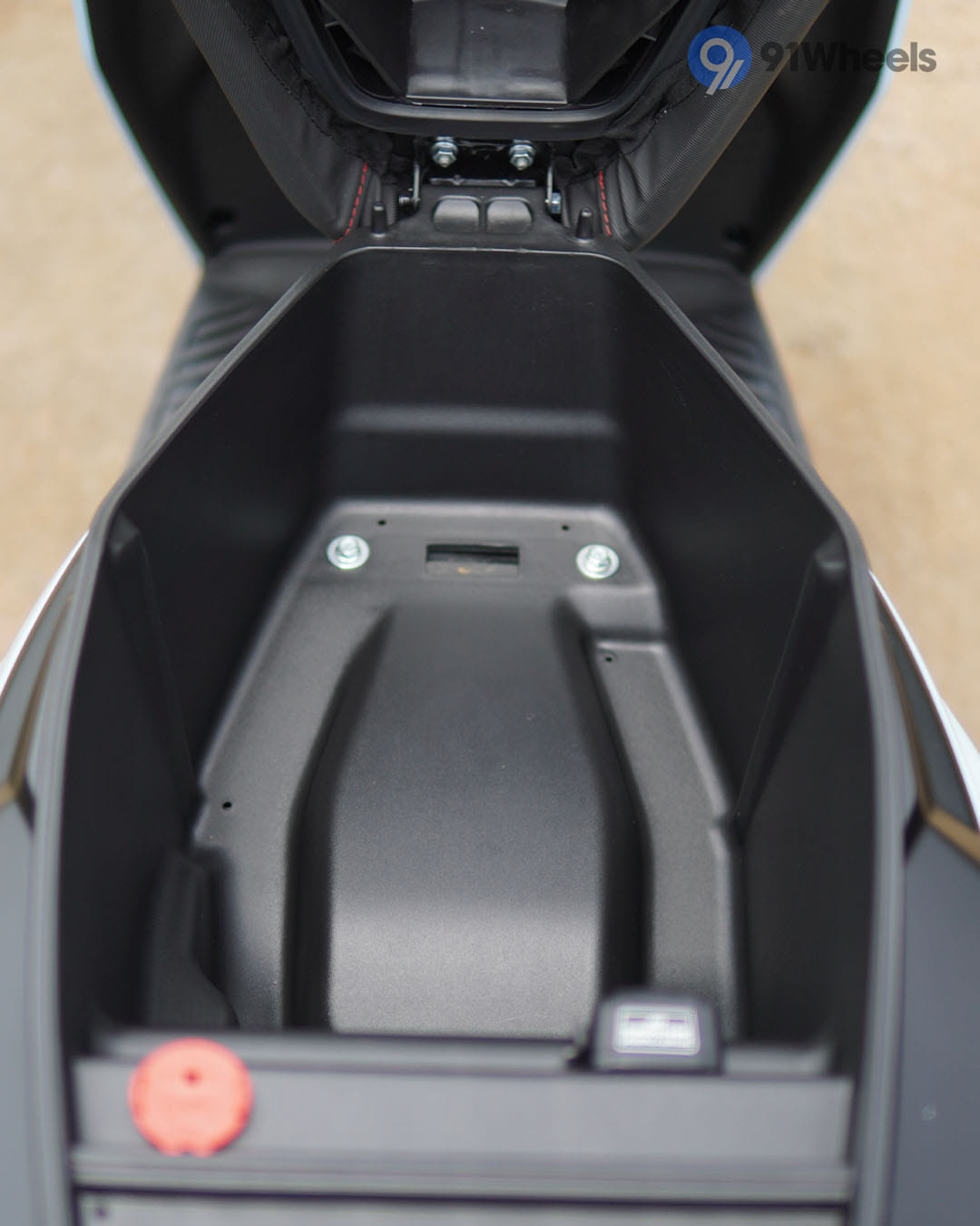 Seat & Storage - 3 Seat & Storage - 3