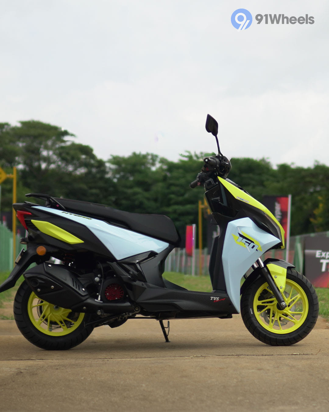 360° View Shots - 14 360° View Shots - 14