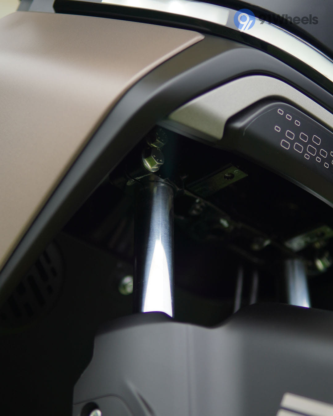 Front Body & Wheels - 5