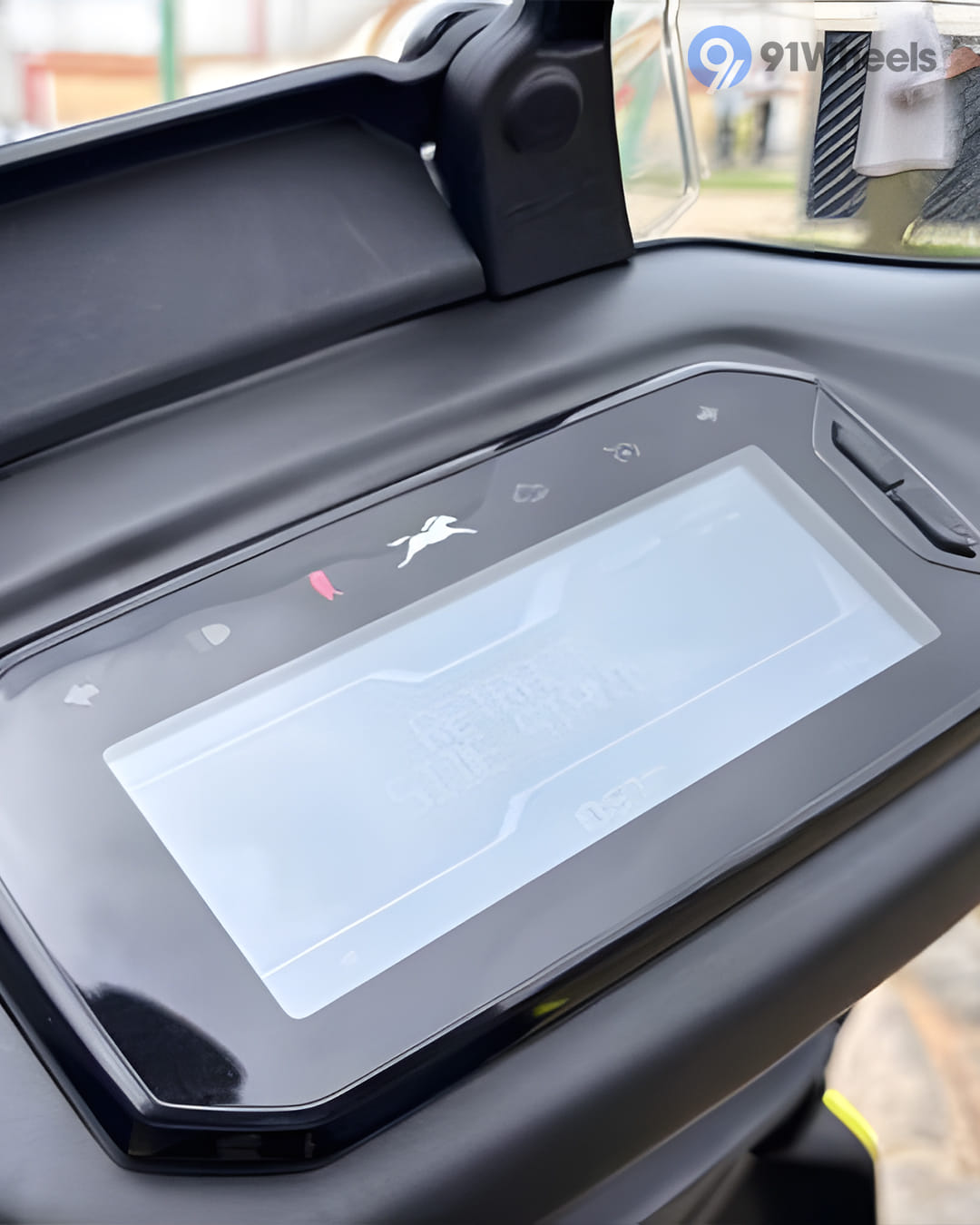 Handlebar & Console Area - 4