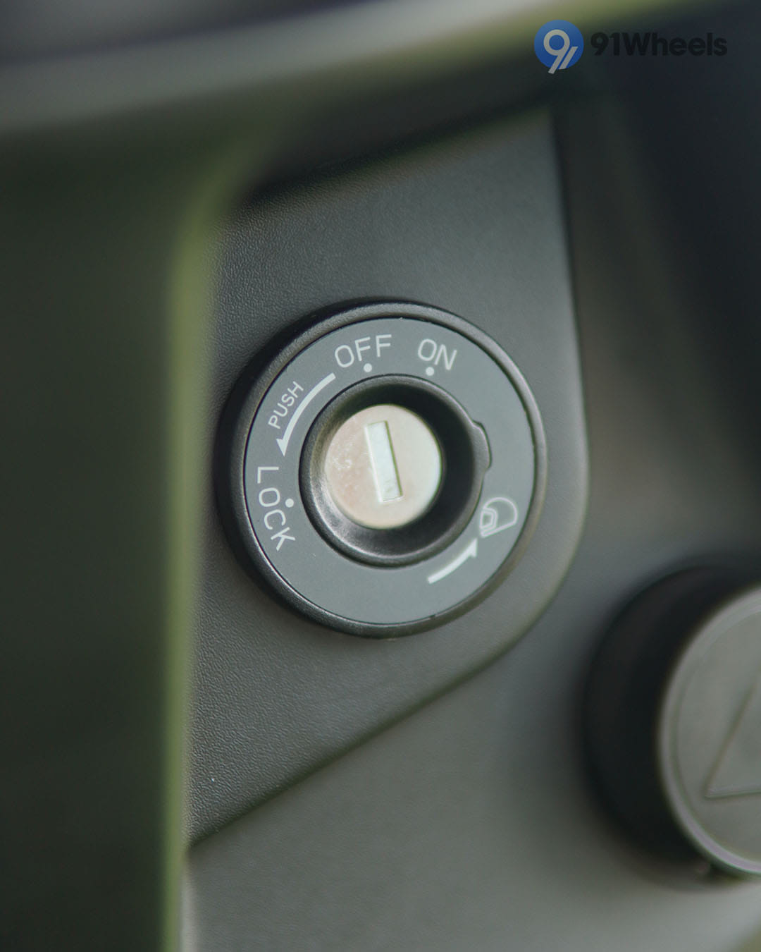 Handlebar & Console Area - 8