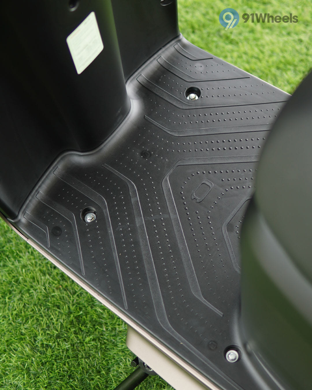 Stands & Utility - 1