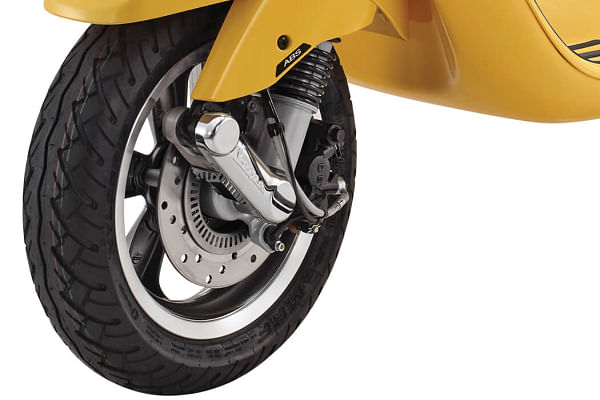 Vespa VXL 125 Front Brake image