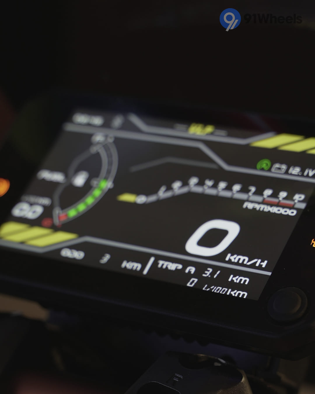 Handlebar & Console Area - 3 Handlebar & Console Area - 3