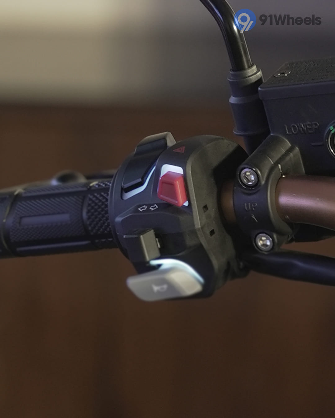 Handlebar & Console Area - 2 Handlebar & Console Area - 2