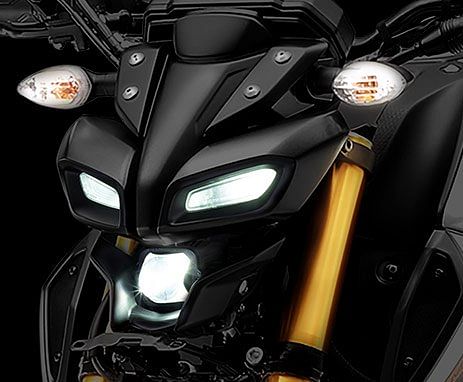 Yamaha MT 15  V2 Headlight image