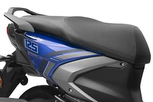 Yamaha RayZR 125 Fi-Hybrid Seat image
