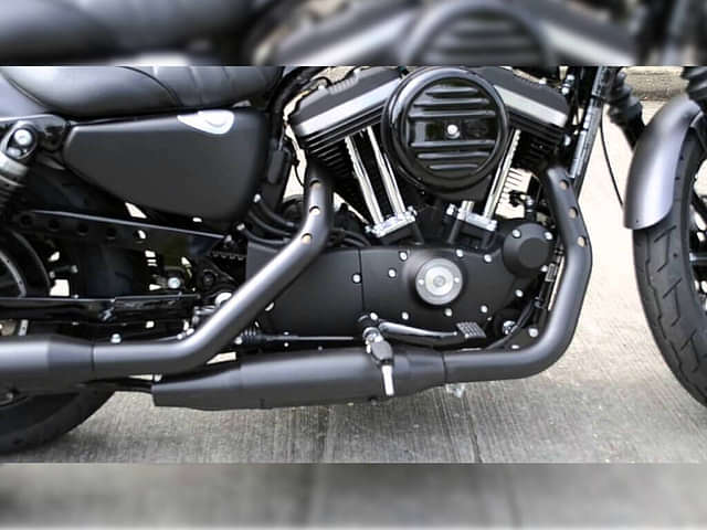 Harley-Davidson Iron 883 Engine image