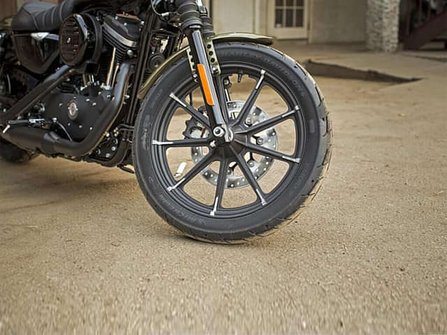 Harley-Davidson Iron 883 Tyre image