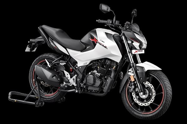 hero xtreme 160r on road price