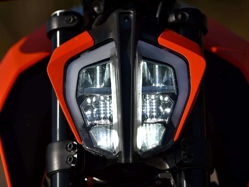 KTM 390 Duke ABS  Headlight image