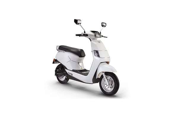BGauss B8 scooter