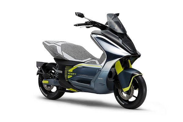 Yamaha E01 scooter