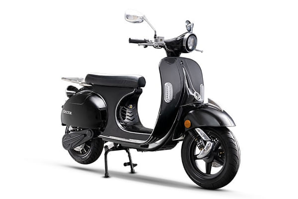 One Moto Electa scooter