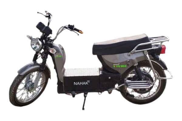 Nahak  Motors Exito Solo scooter