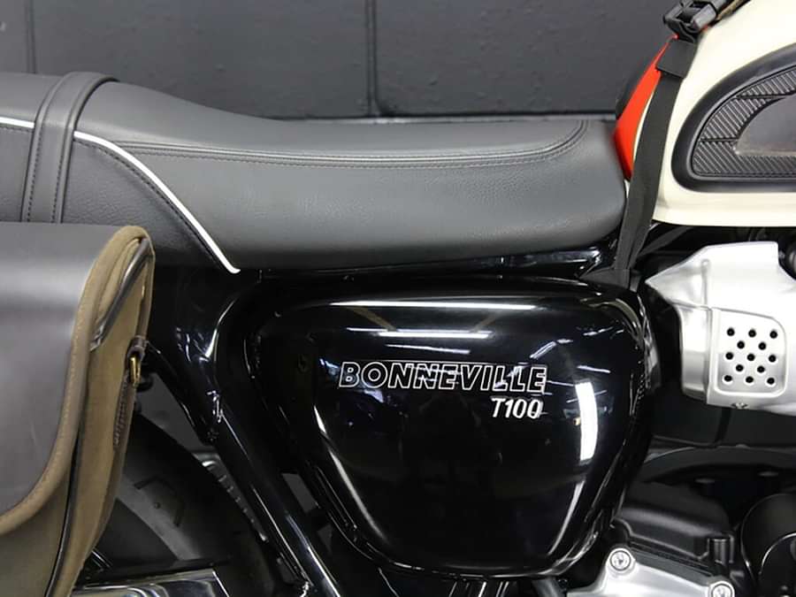 Triumph Bonneville T100 Seat
